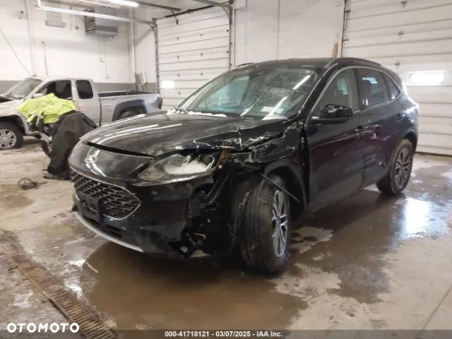 Ford Escape 1.5 EcoBoost AWD SE - 2
