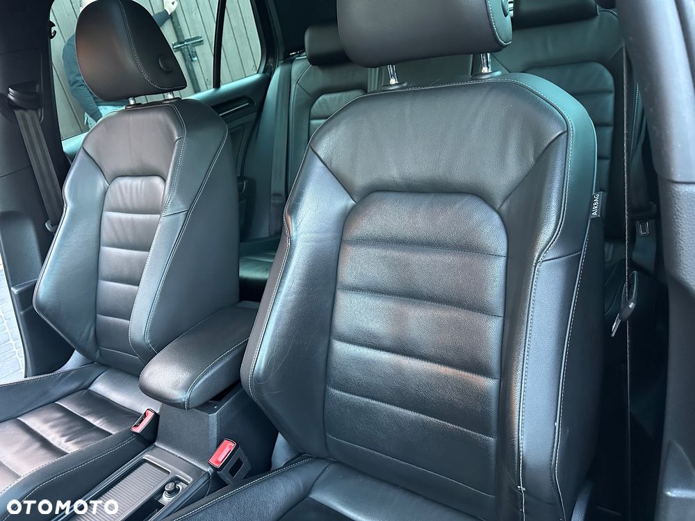 Volkswagen Golf - 22