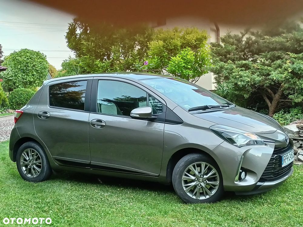 Toyota Yaris 1.5 Premium - 1