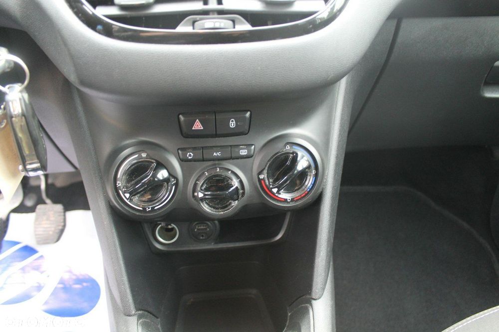 Peugeot 208 - 18