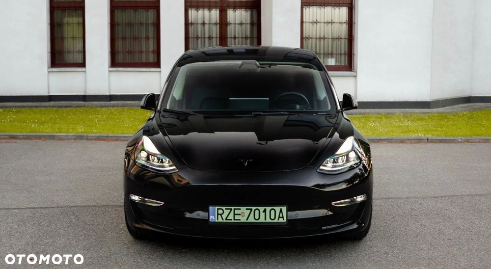 Tesla Model 3 - 2
