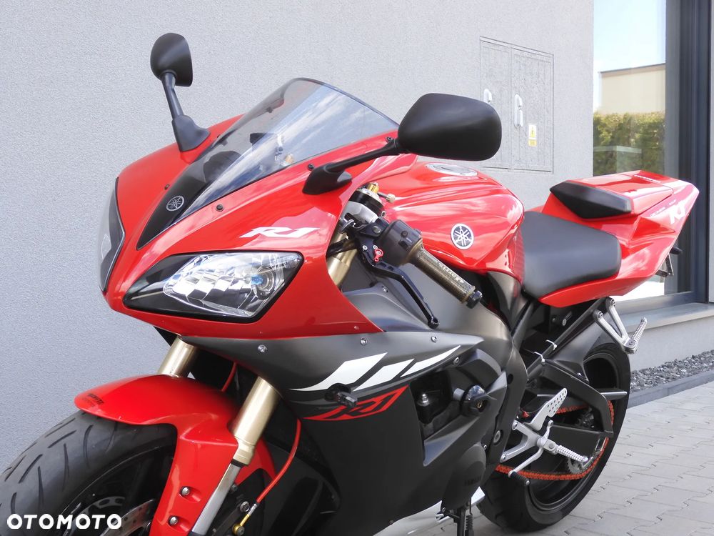Yamaha R1 - 37