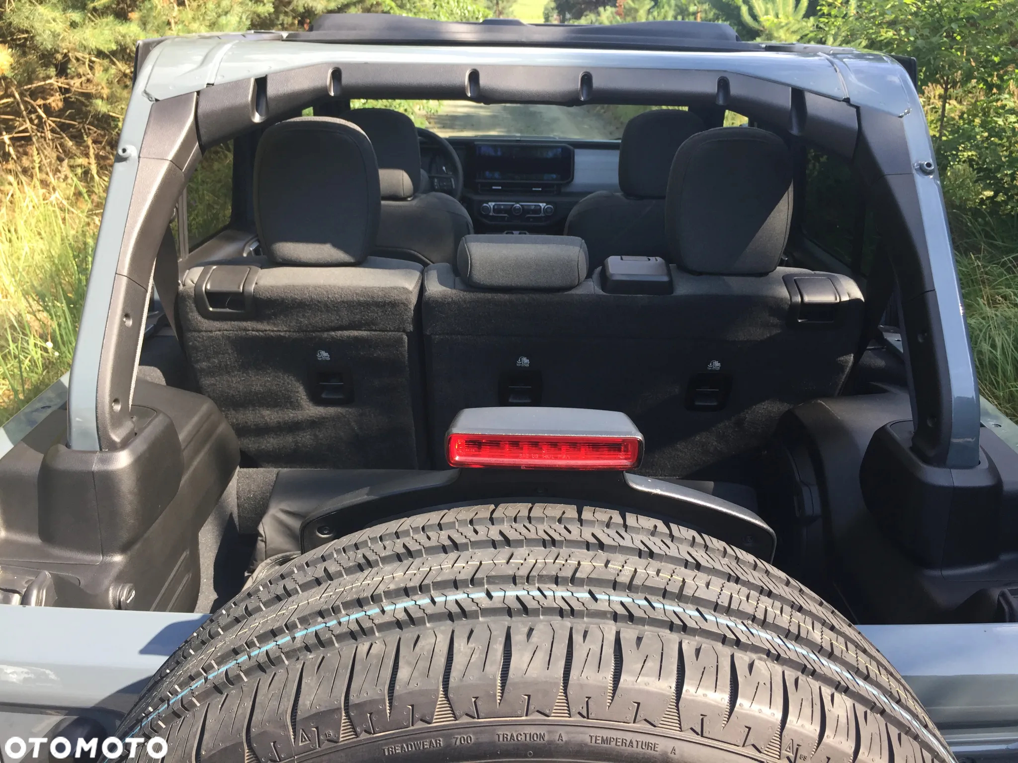 Jeep Wrangler - 10