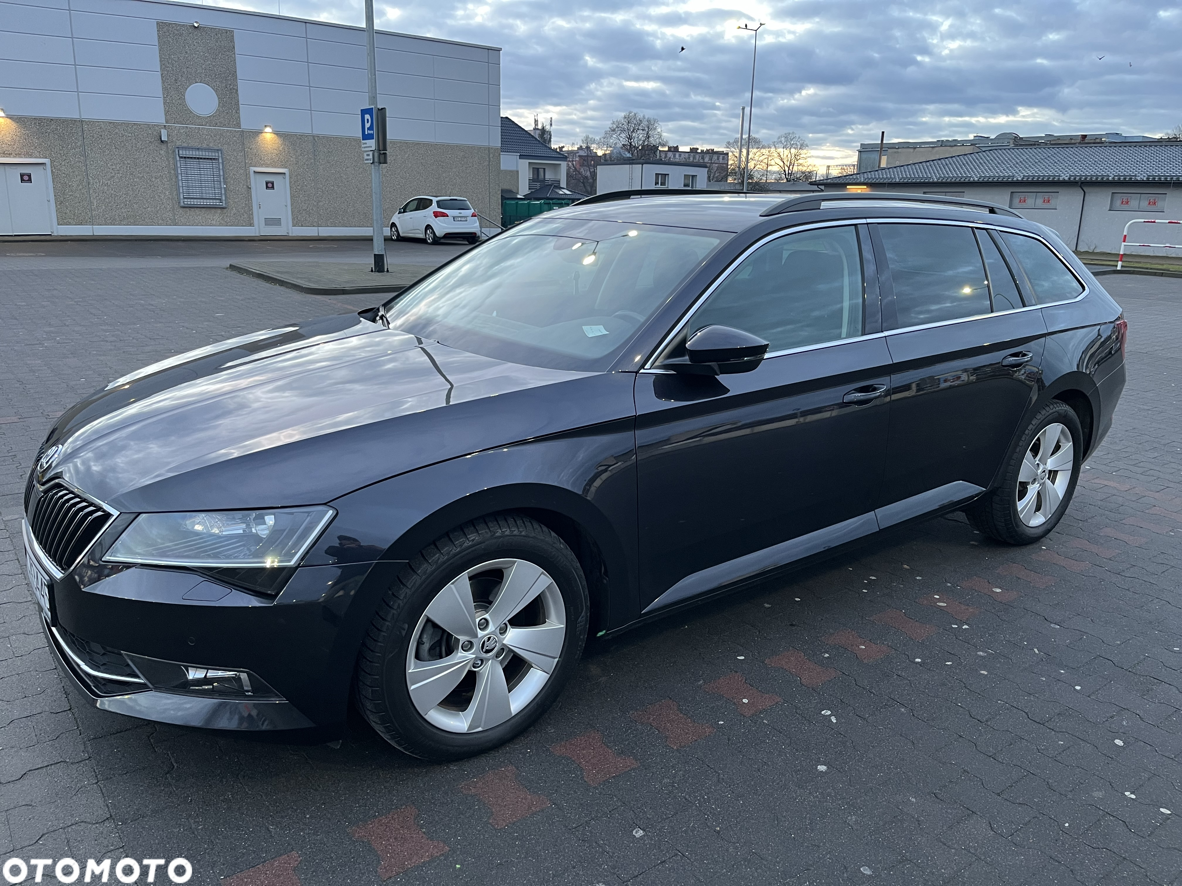 Skoda Superb 2.0 TDI 4x4 DSG Ambition - 13