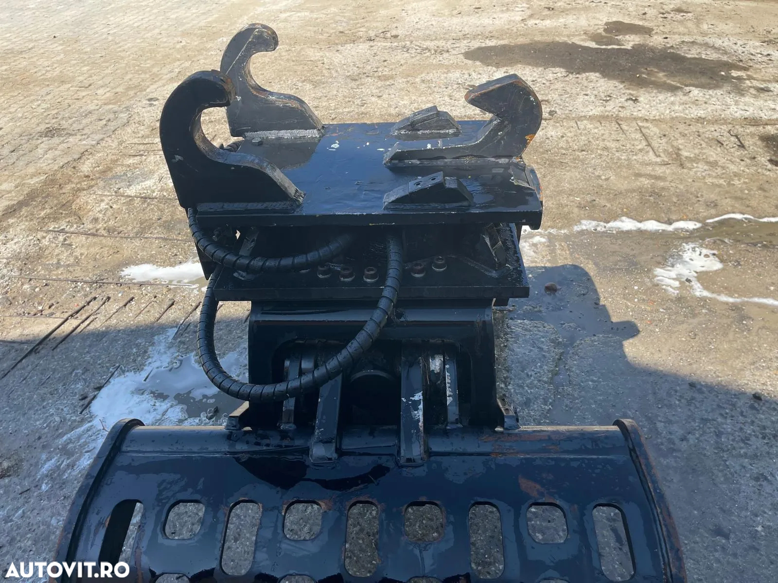 Graifer Caterpillar hidraulic pentru excavatoare de 12-18 tone - 7