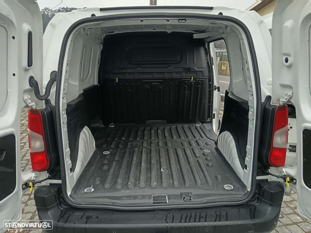 Toyota Proace City 1.5 D  3 LUGARES - 8