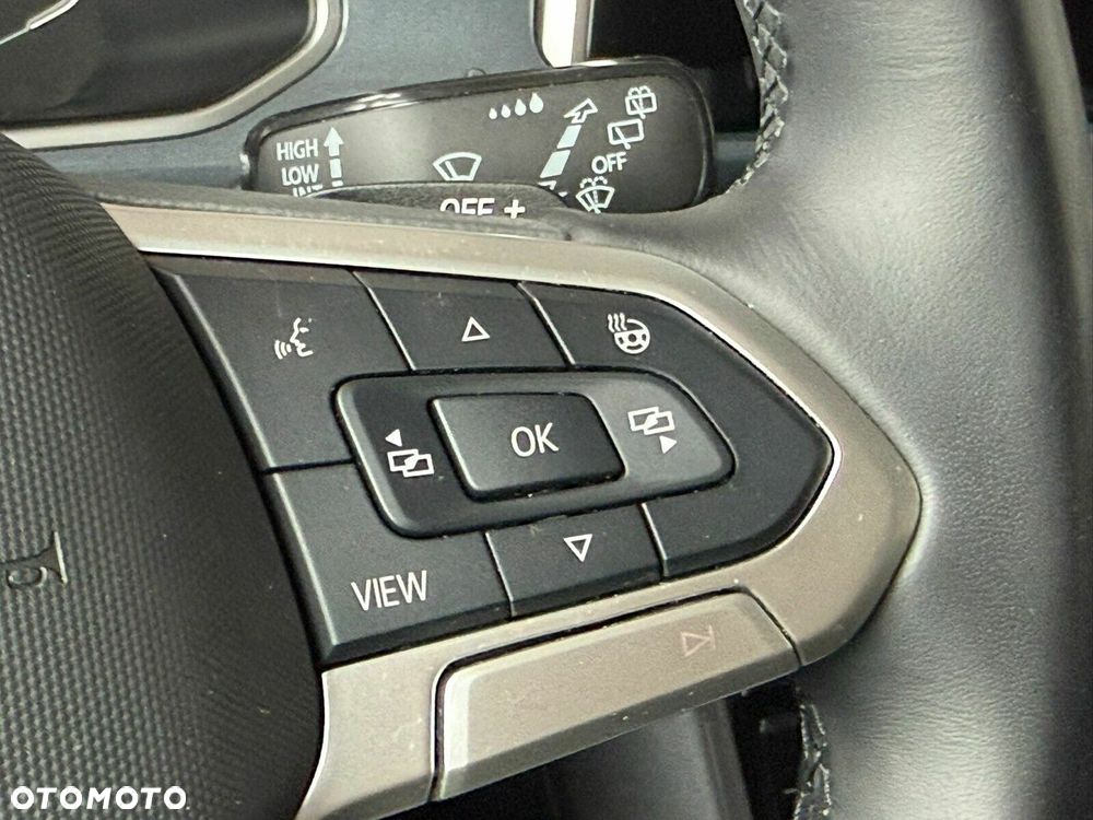 Volkswagen T-Roc - 17