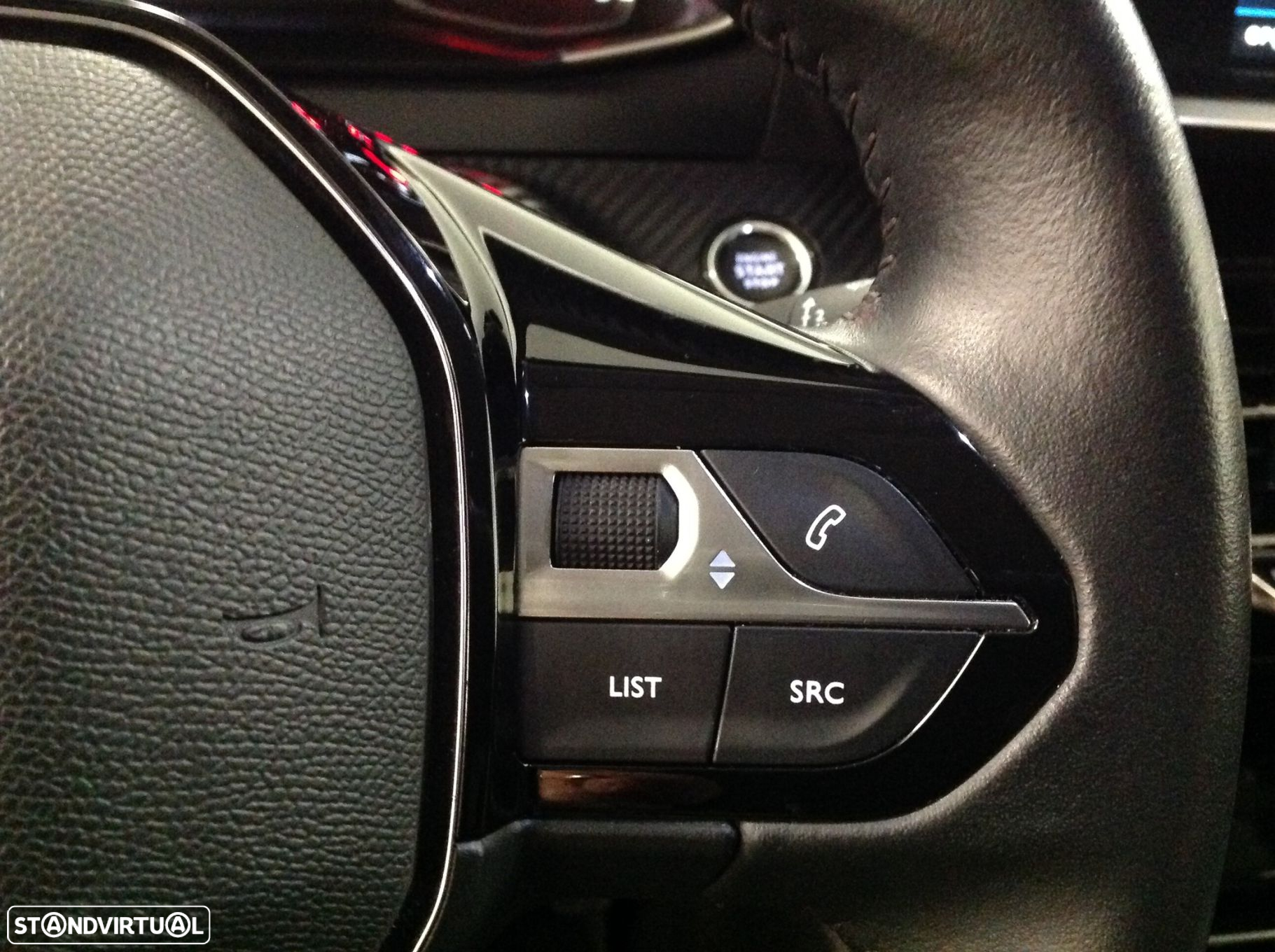 Peugeot 2008 1.2 PureTech Allure - 39