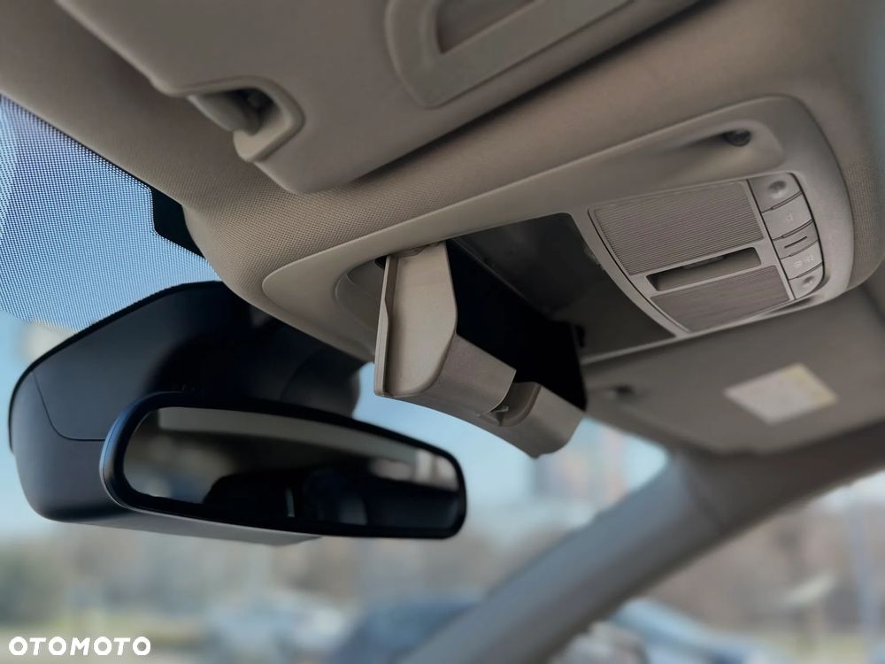 Renault Koleos 2.0 dCi Initiale Paris 4x4 X-Tronic - 18