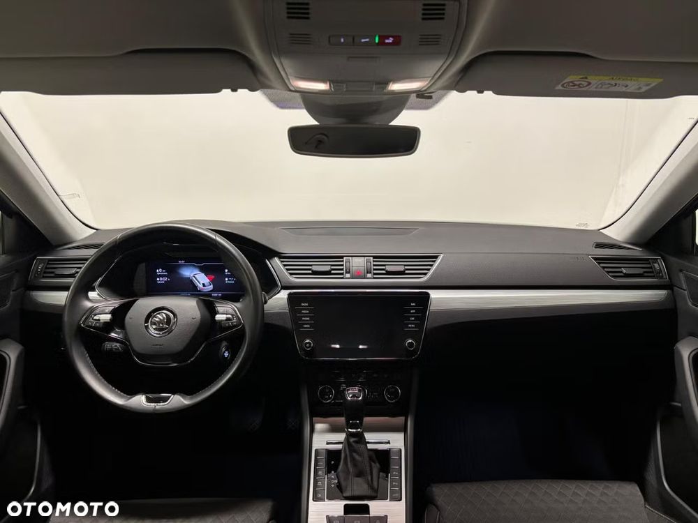 Skoda Superb 1.4 TSI Plug-In Hybrid L&K DSG - 11