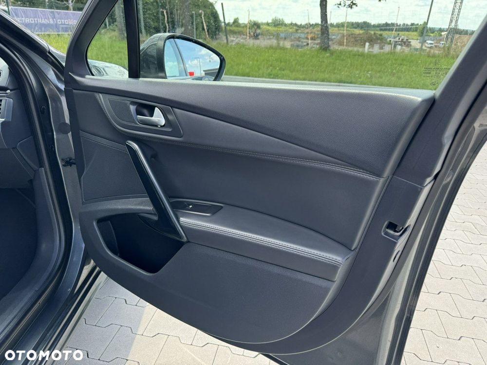 Peugeot 508 RXH Hybrid4 - 34