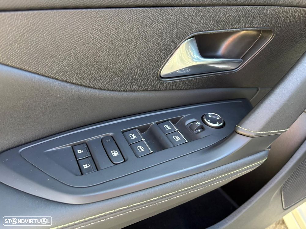 Peugeot 308 SW 1.6 Hybrid GT e-EAT8 - 22