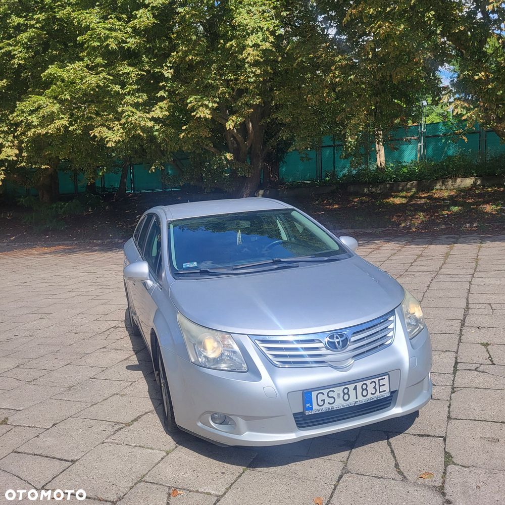 Toyota Avensis - 8