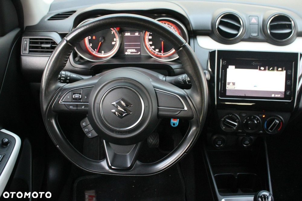 Suzuki Swift 1.2 Premium - 8