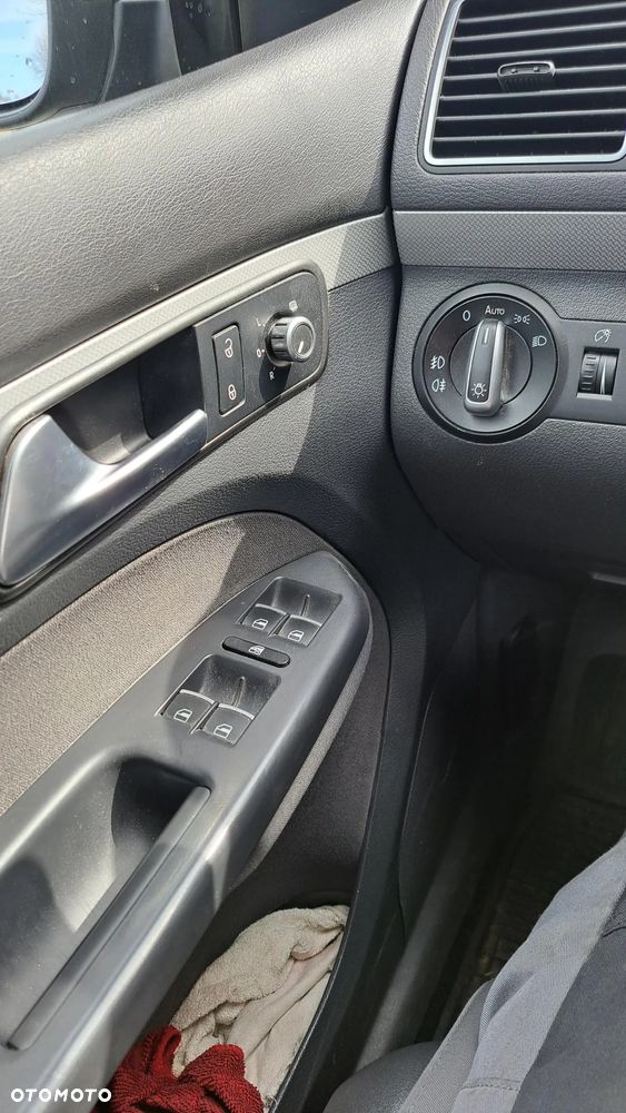 Volkswagen Touran 1.6 TDI DPF MATCH - 16