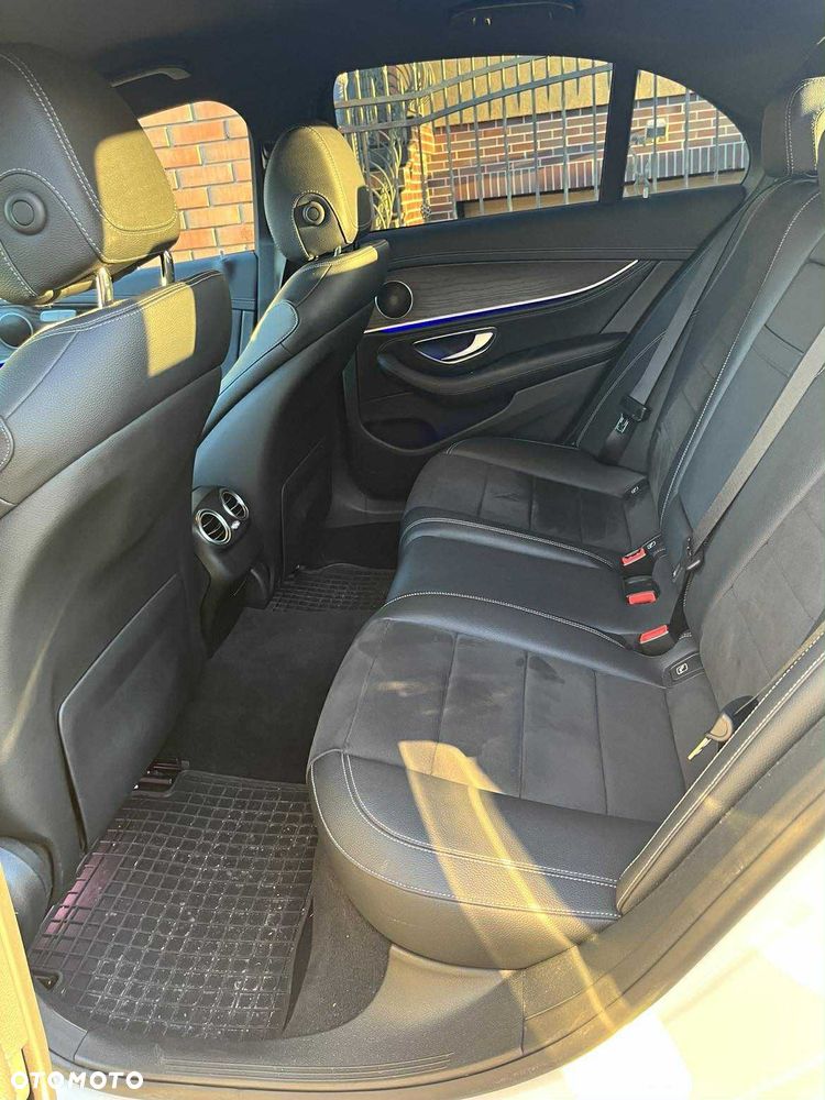 Mercedes-Benz Klasa E 220 d 4-Matic 9G-TRONIC - 9