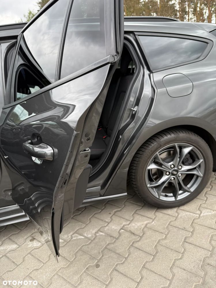 Ford Focus 1.5 EcoBoost ST-Line - 15