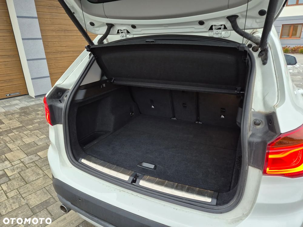 BMW X1 sDrive18d Advantage sport - 18