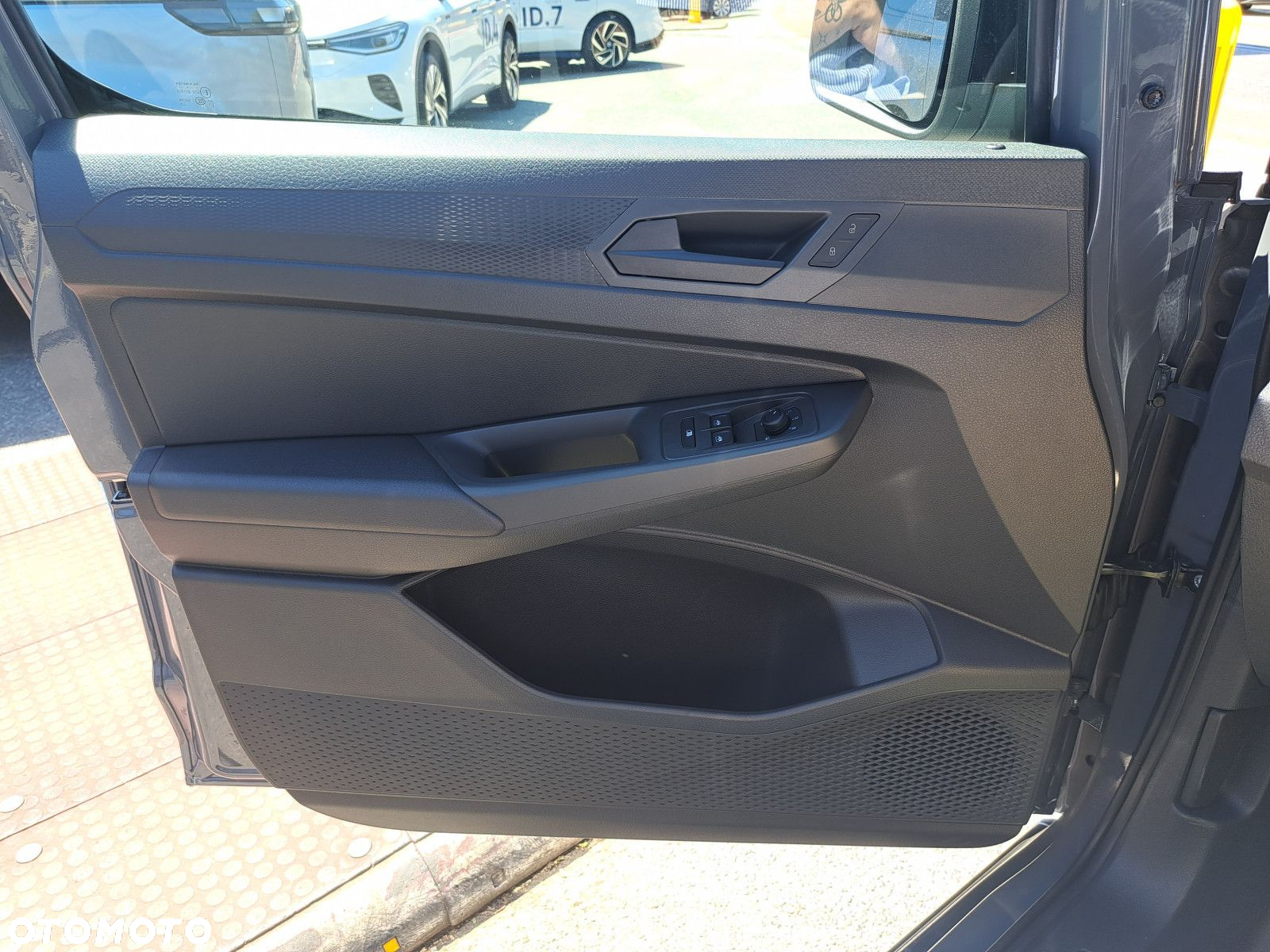 Volkswagen Caddy Cargo 2.0 TDI DSG - 10