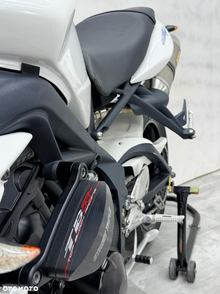 Triumph Street Triple - 15