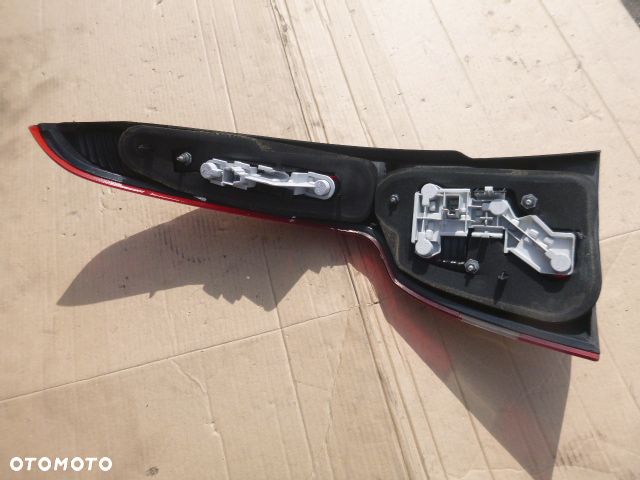 LAMPA PRAWY TYŁ PRAWA TYLNA VOLVO V50 04-07 - 11
