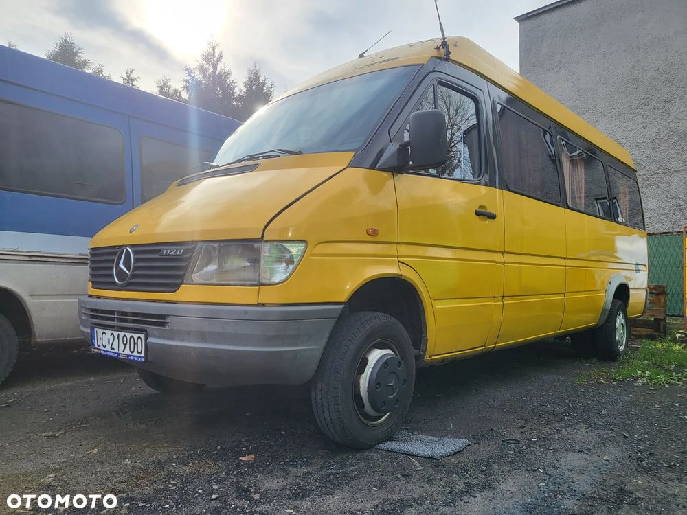 Mercedes-Benz Sprinter - 13