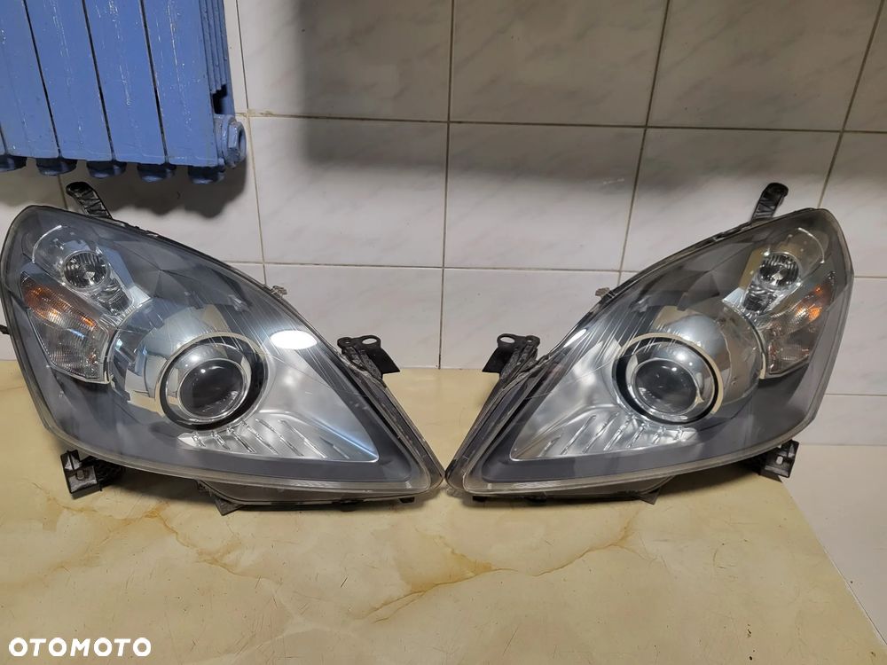 Opel Zafira B bixenon komplet - 1