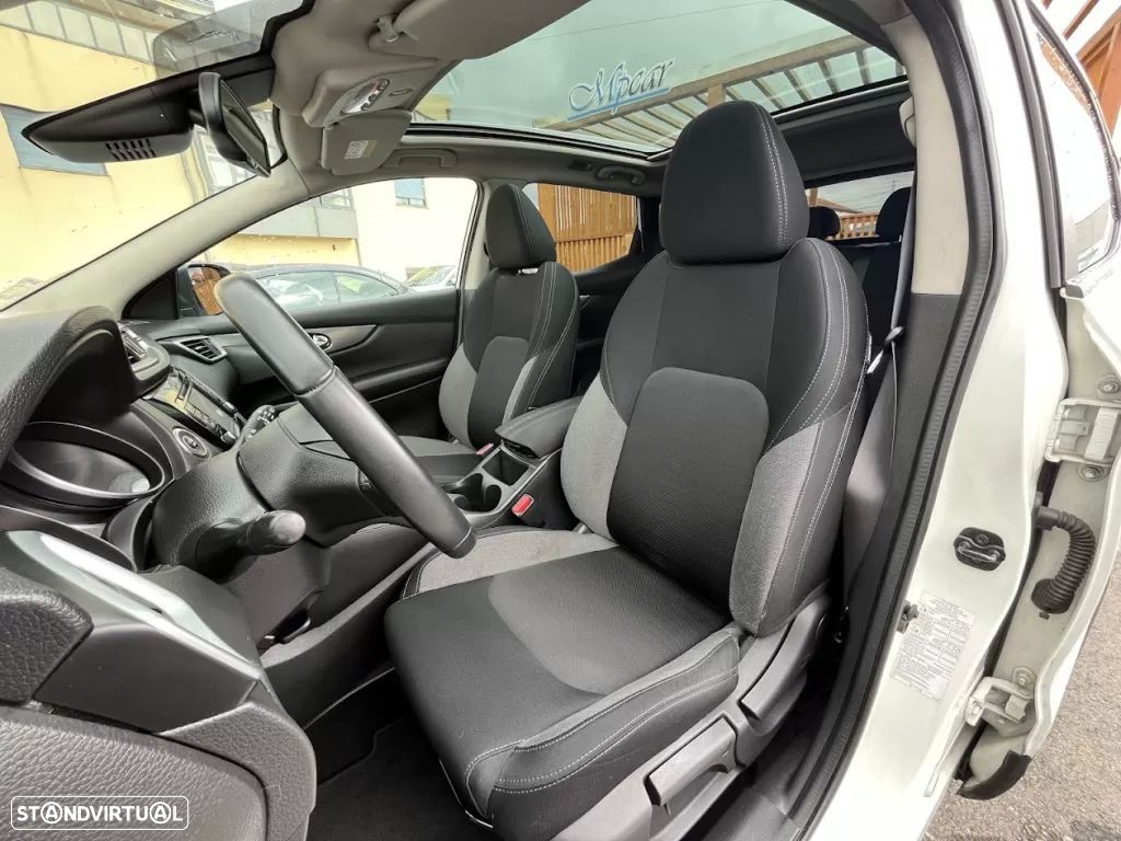 Nissan Qashqai 1.5 dCi N-Connecta 18 - 24