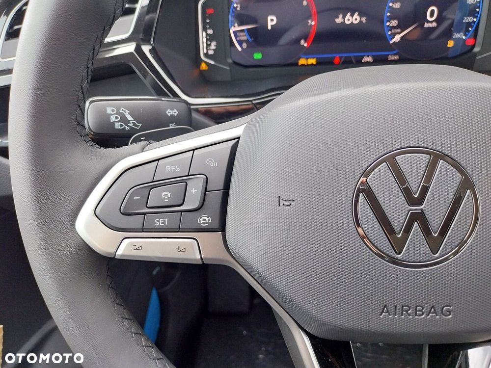 Volkswagen Touran - 11