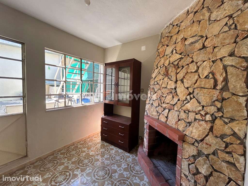 Moradia T2+1 com espaço exterior - Alto do Piolhinho, Tomar - Grande imagem: 4/26