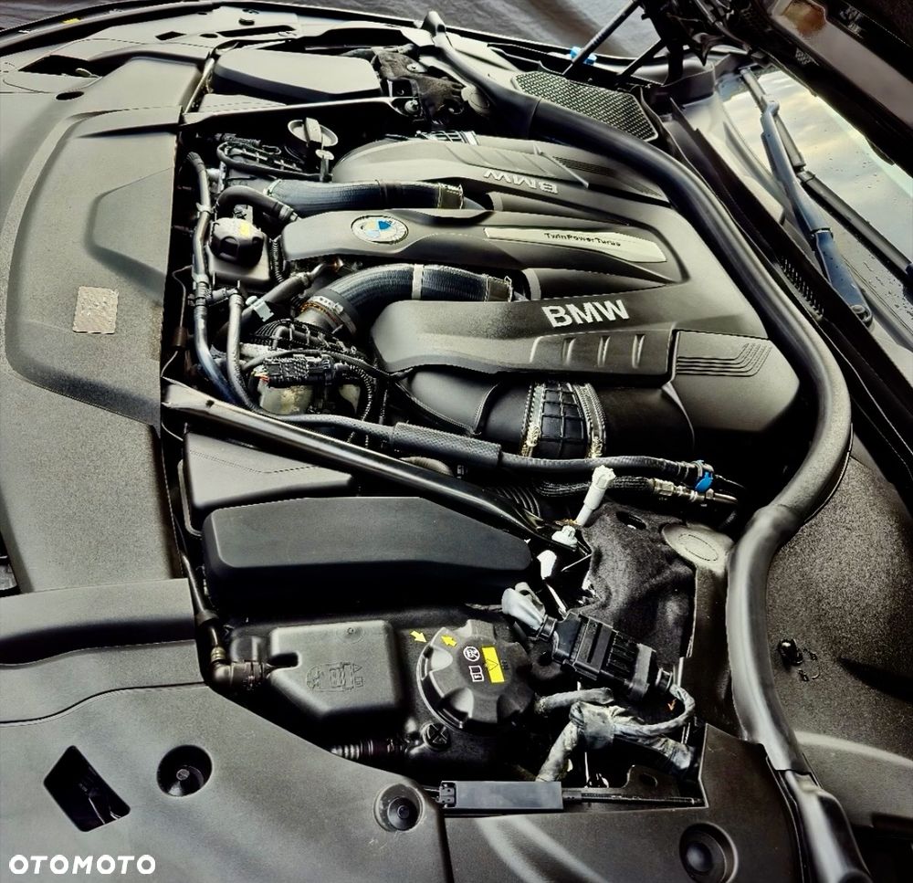 BMW Seria 7 750i xDrive - 16