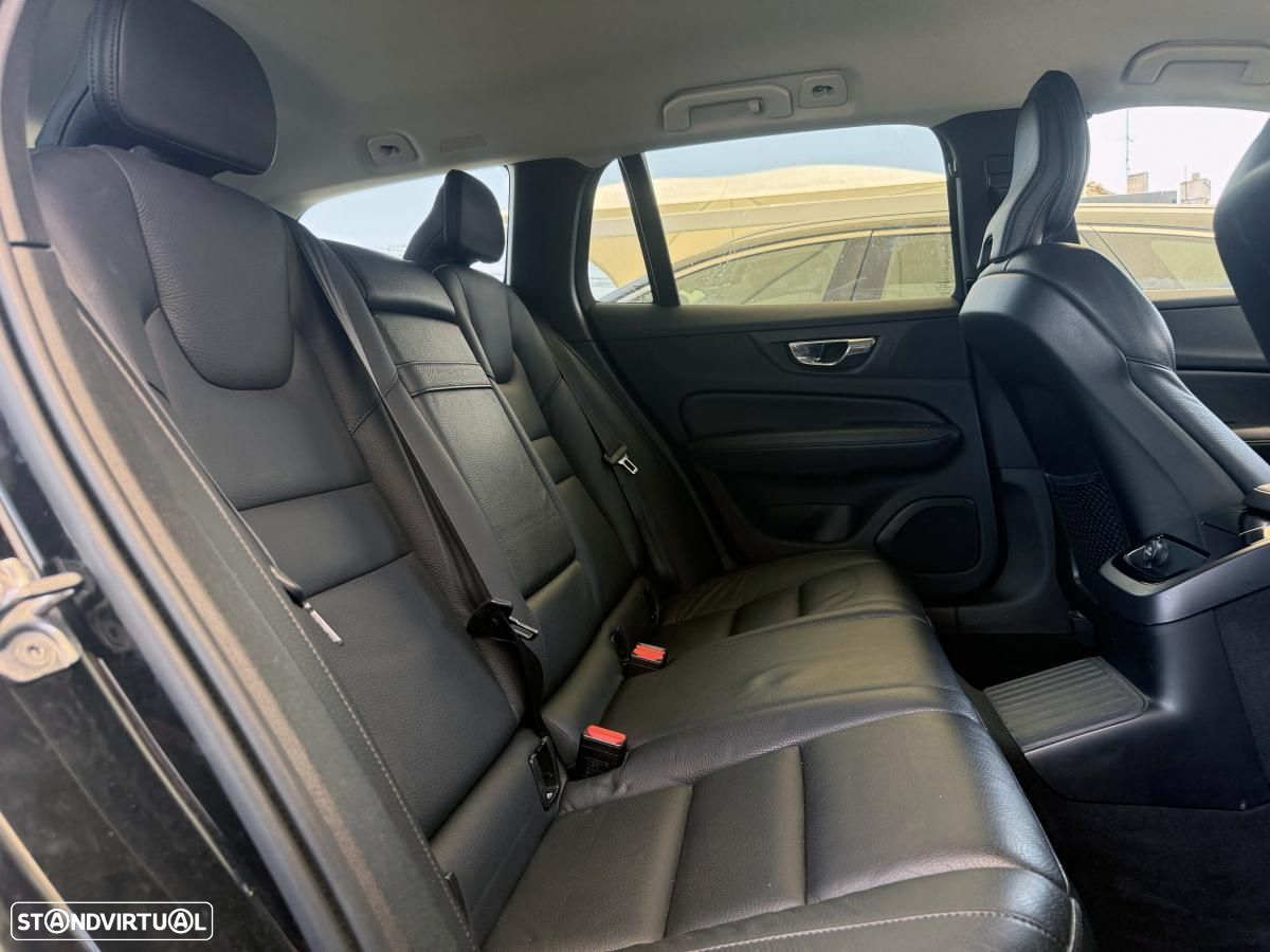 Volvo V60 2.0 T8 AWD TE Inscription - 24