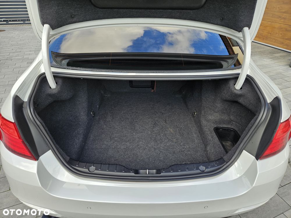 BMW Seria 5 520d xDrive - 18