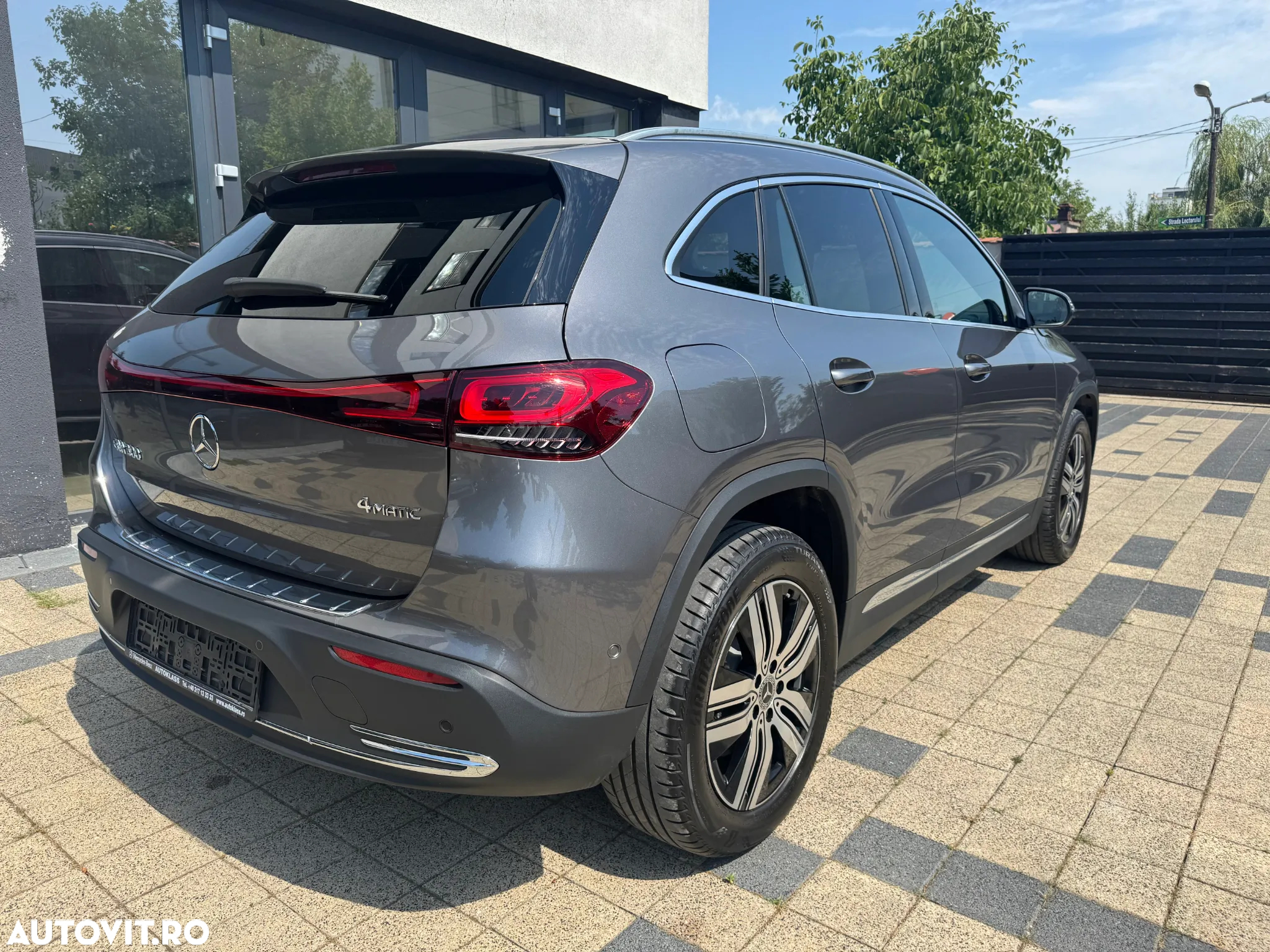 Mercedes-Benz EQA 300 4MATIC - 7