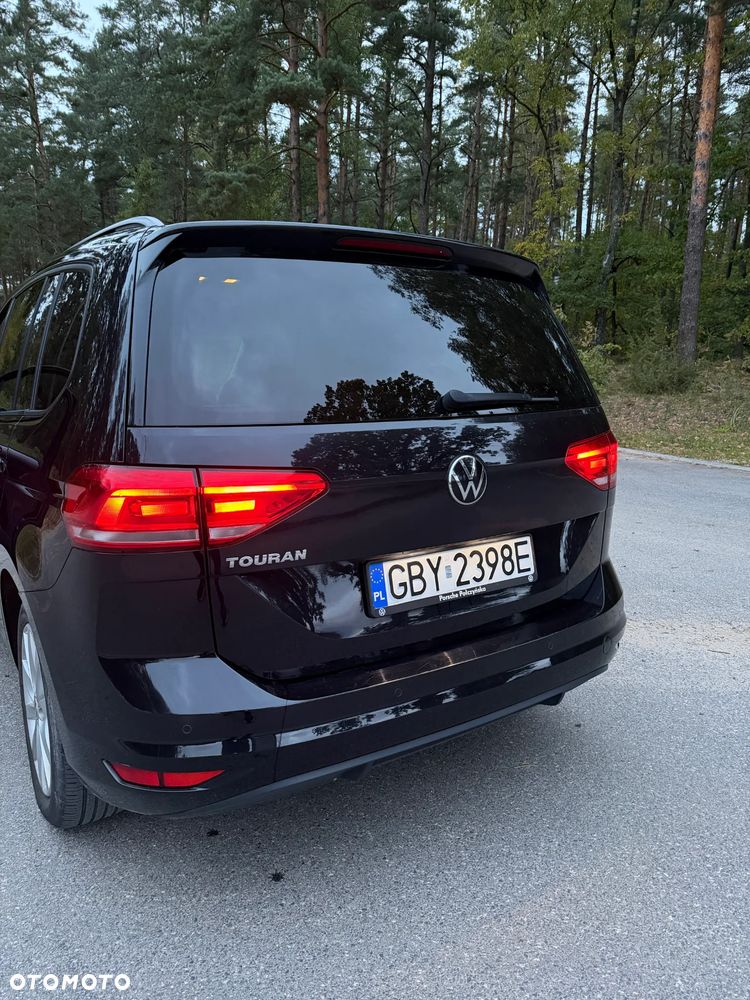 Volkswagen Touran - 11