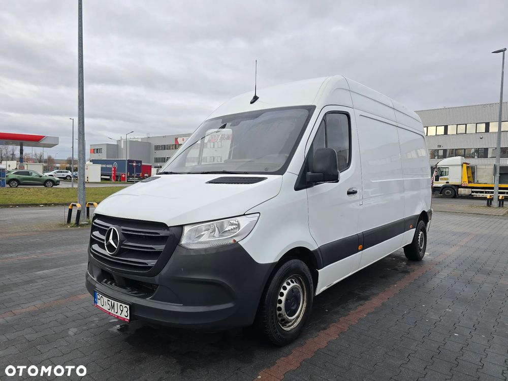 Mercedes-Benz Sprinter - 2