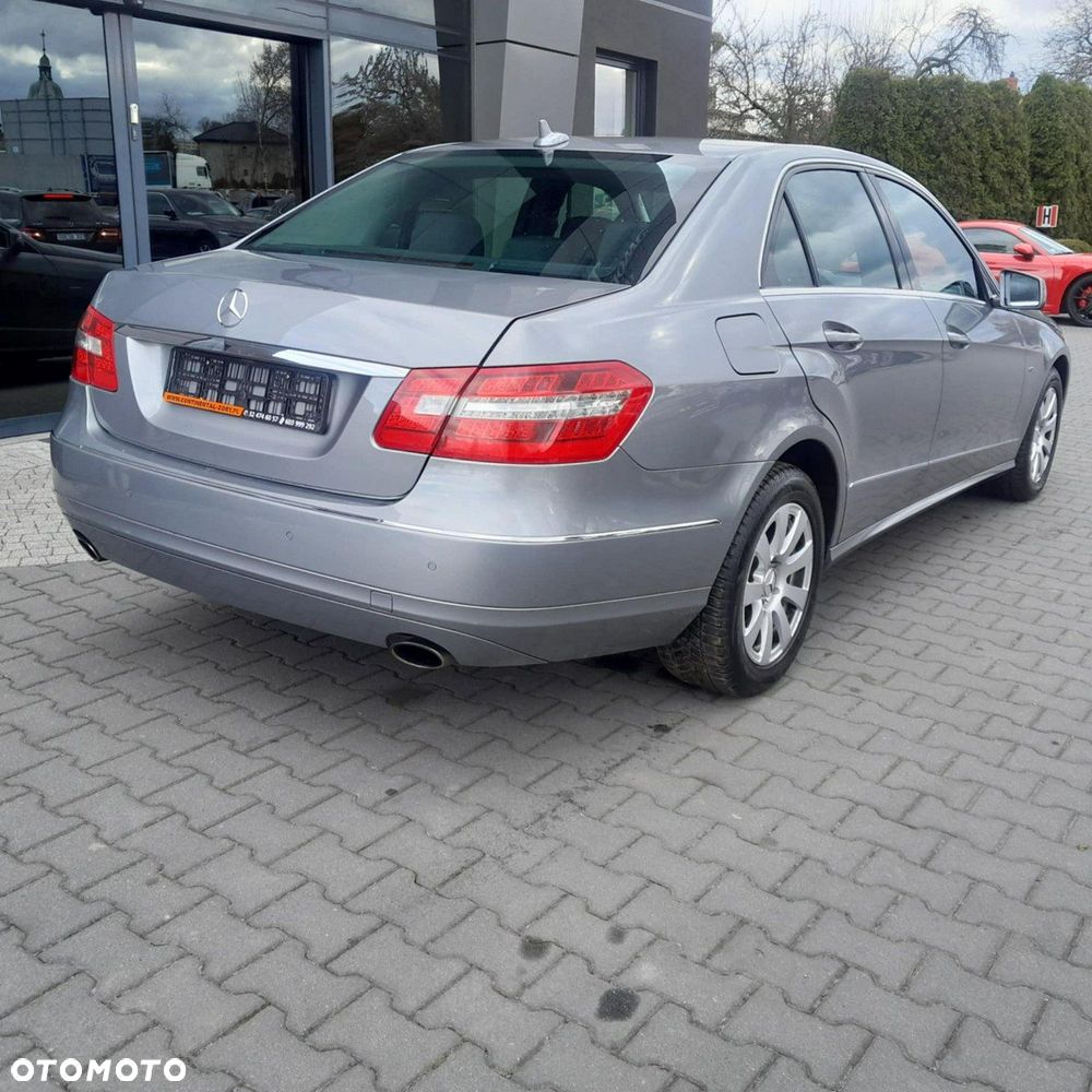 Mercedes-Benz Klasa E 350 CGI BlueEFFICIENCY 7G-TRONIC Elegance - 5
