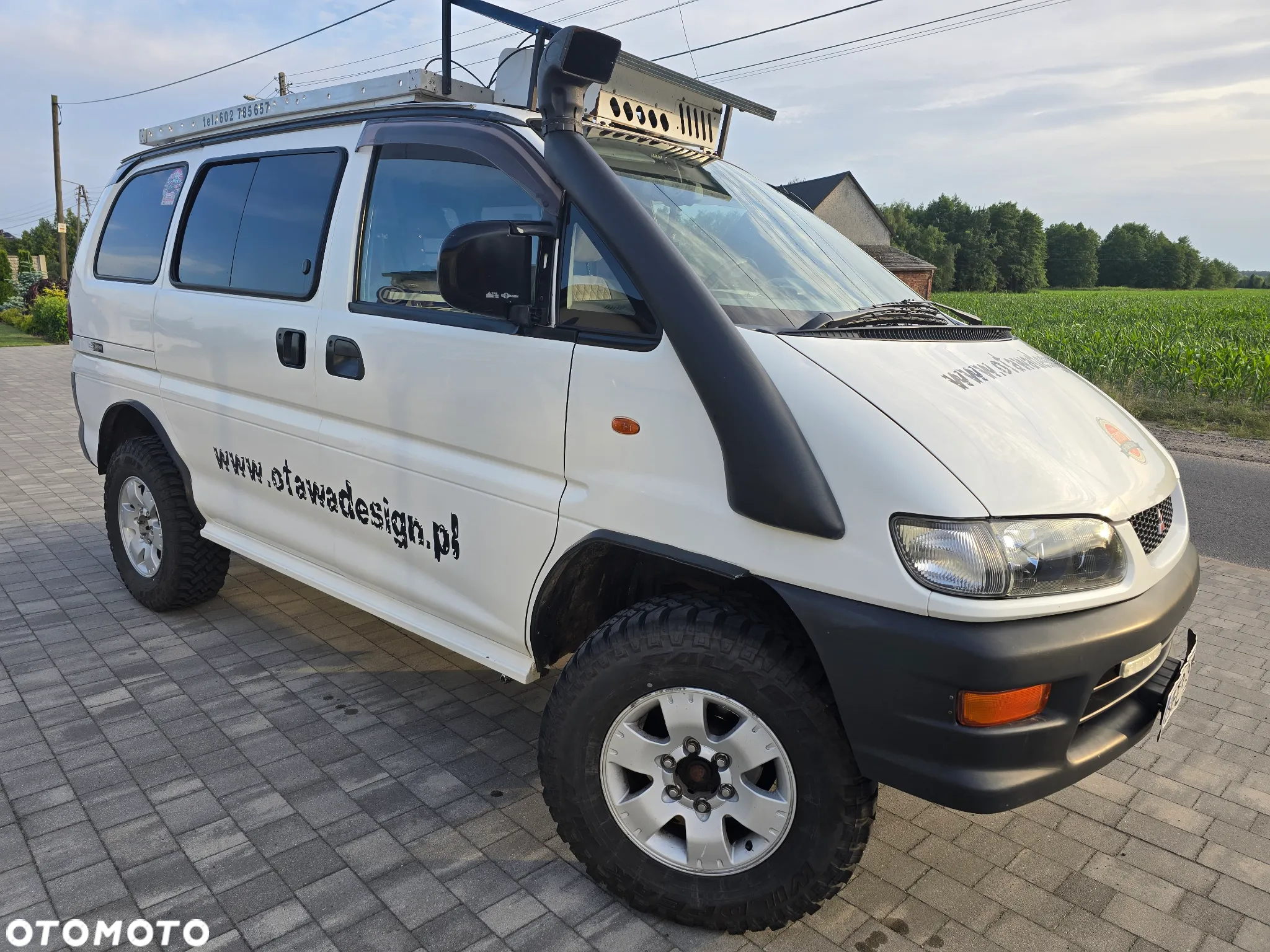 Mitsubishi Space Gear - 2