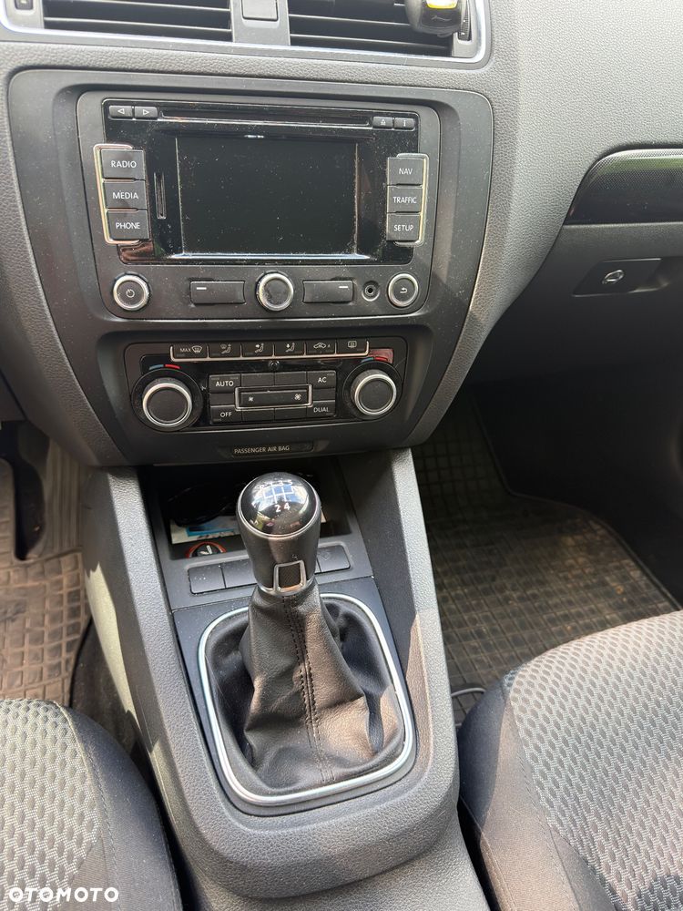 Volkswagen Jetta 1.6 TDI DPF Comfortline - 9