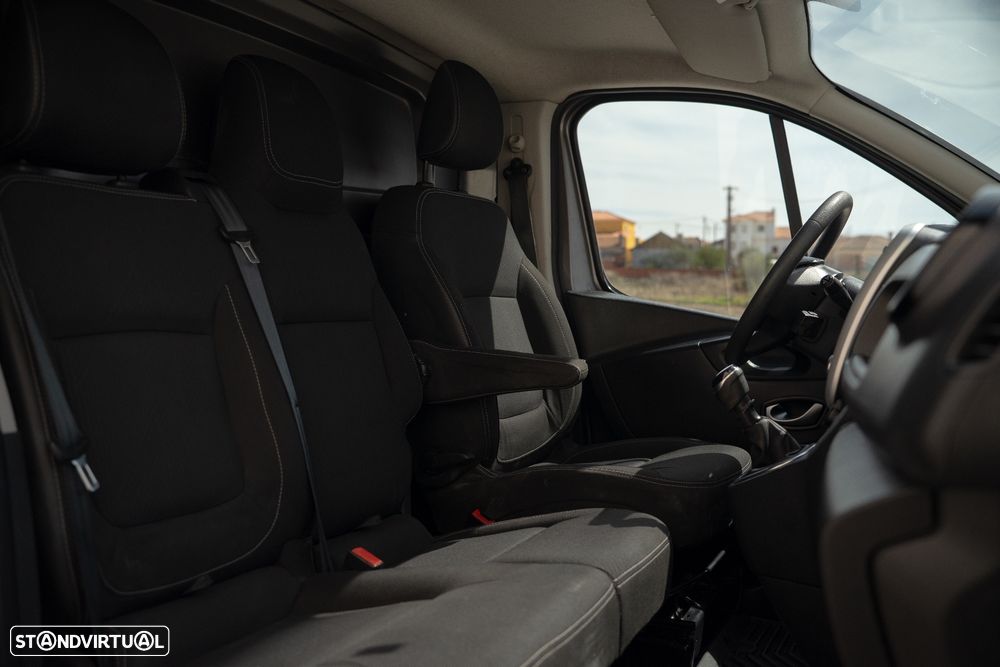 Renault Trafic 2.0 Dci - 12