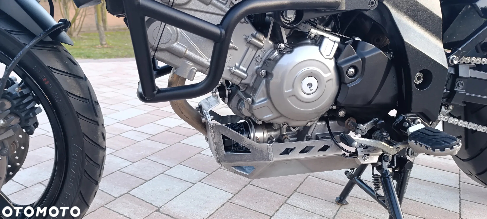 Suzuki V-STROM - 35