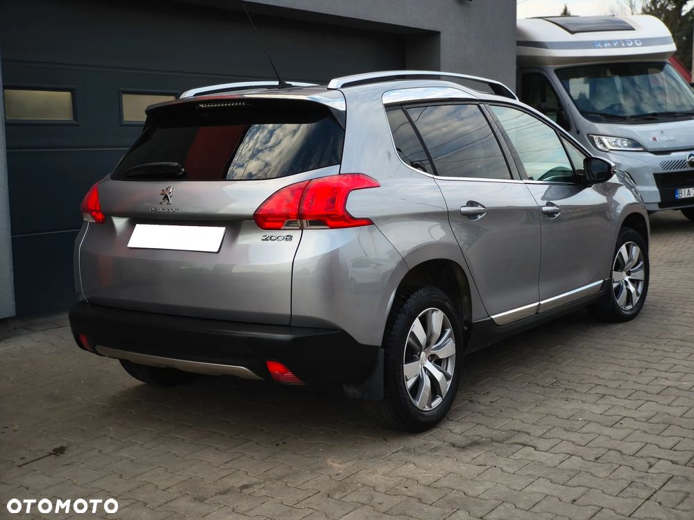 Peugeot 2008 1.2 VTi Allure - 3