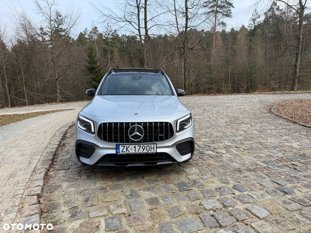 Mercedes-Benz GLB - 12