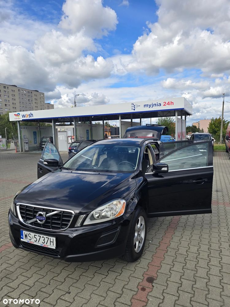 Volvo XC 60 D3 Momentum - 17