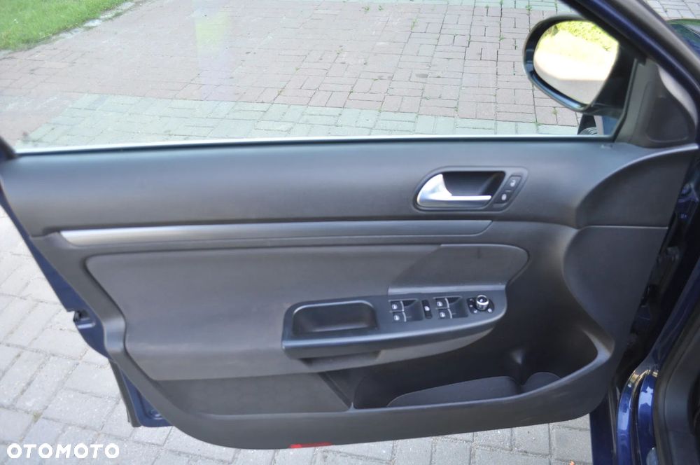Volkswagen Golf 1.6 TDI Highline - 17