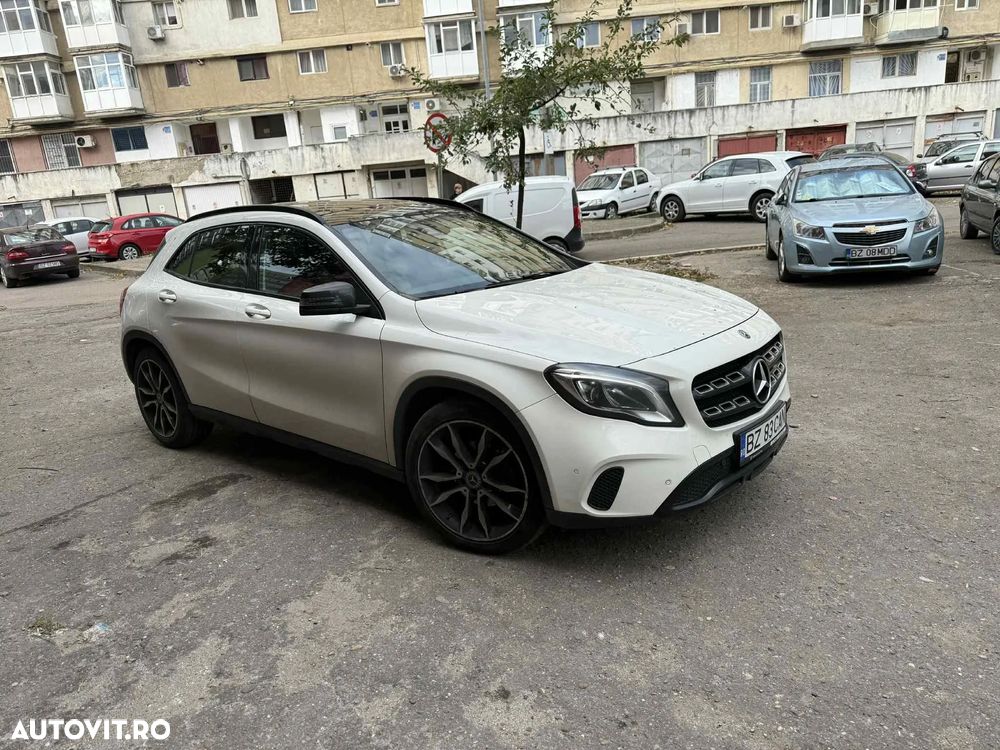 Mercedes-Benz GLA 200 d Aut. - 2
