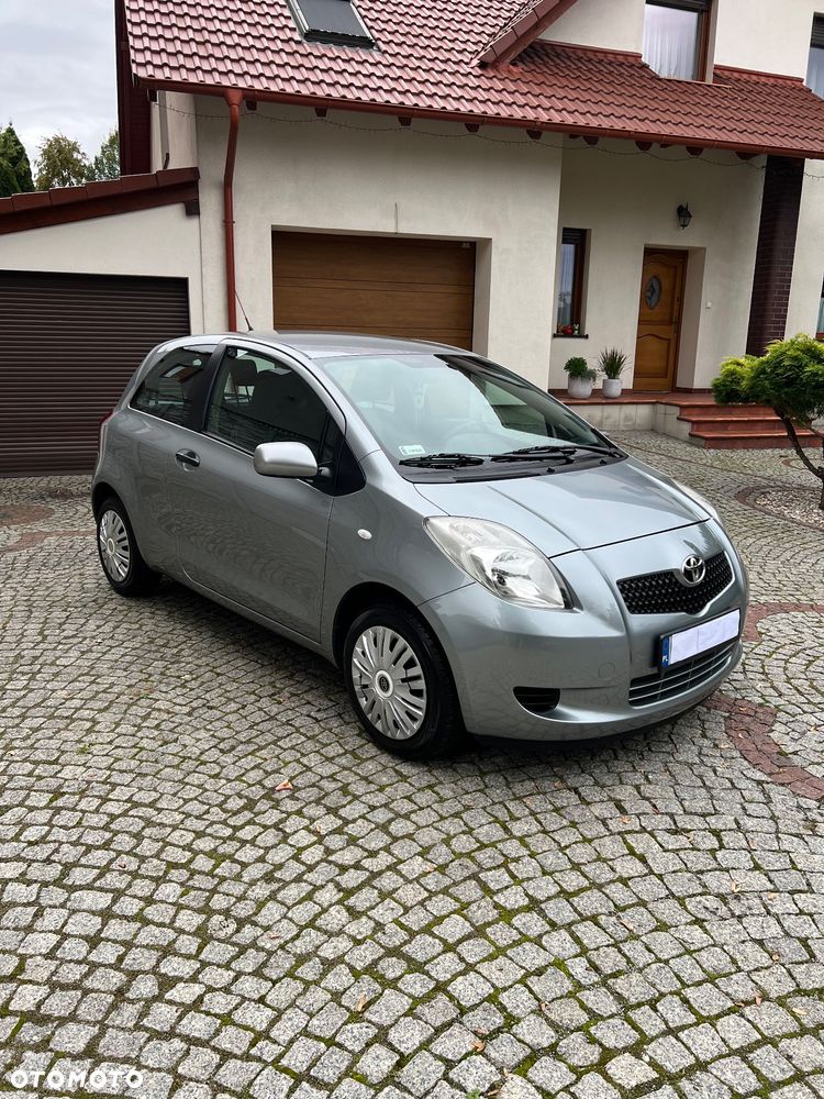 Toyota Yaris - 1