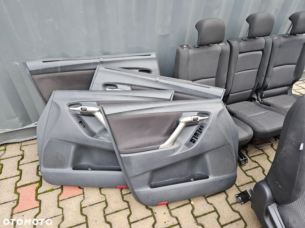toyota verso fotele siedzenia boczki 2009 - 8