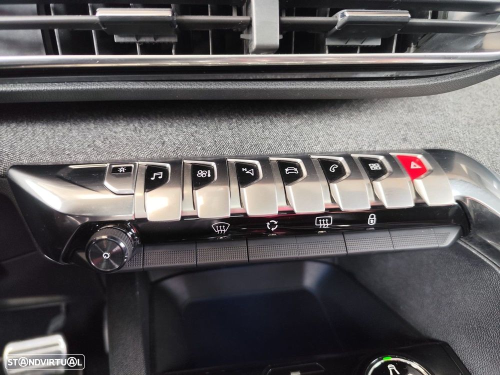 Peugeot 3008 1.6 BlueHDi GT Line Grip Control EAT6 - 24