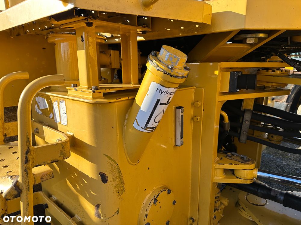 Liu Gong CLG862 lll Cat Liebherr JCB - 11